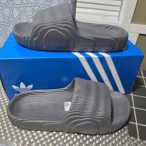 ADILETTE 22 SLIDES Men's size 11